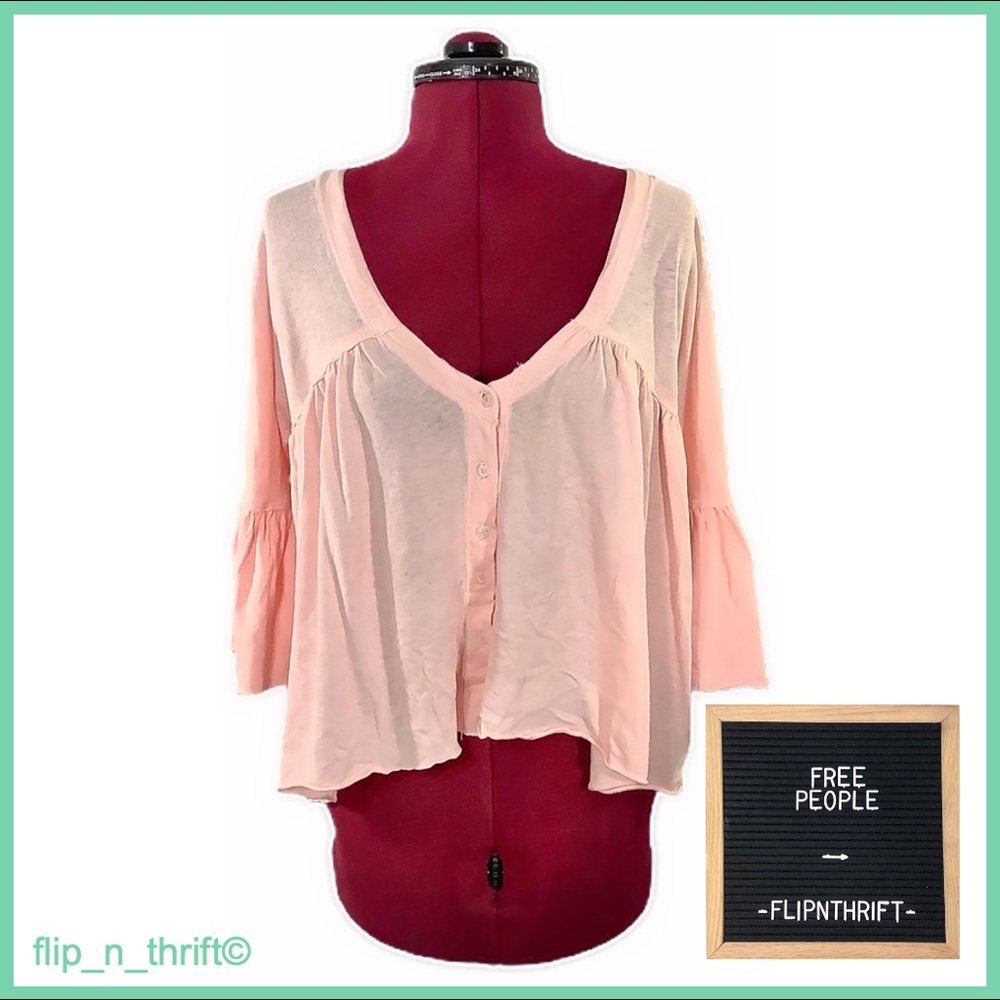 🎉HP🎉🏷NWT 🌸FREE PEOPLE Sweet Little Button Tee